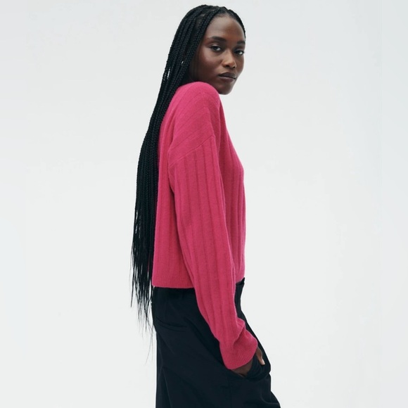🌺 NAADAM Cashmere Cropped Sweater - Picture 4 of 9